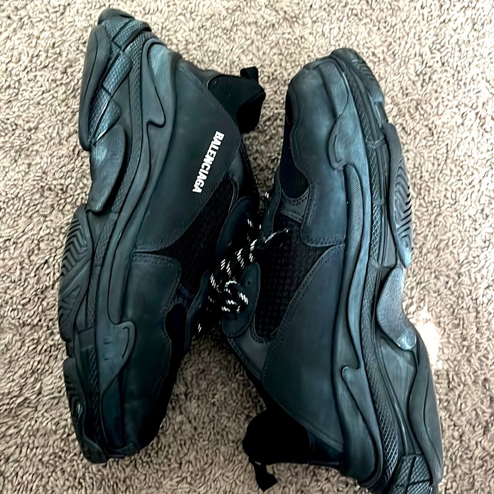 Size 46 Triple S Black Balenciaga for sale. Comes with bags and xtra laces